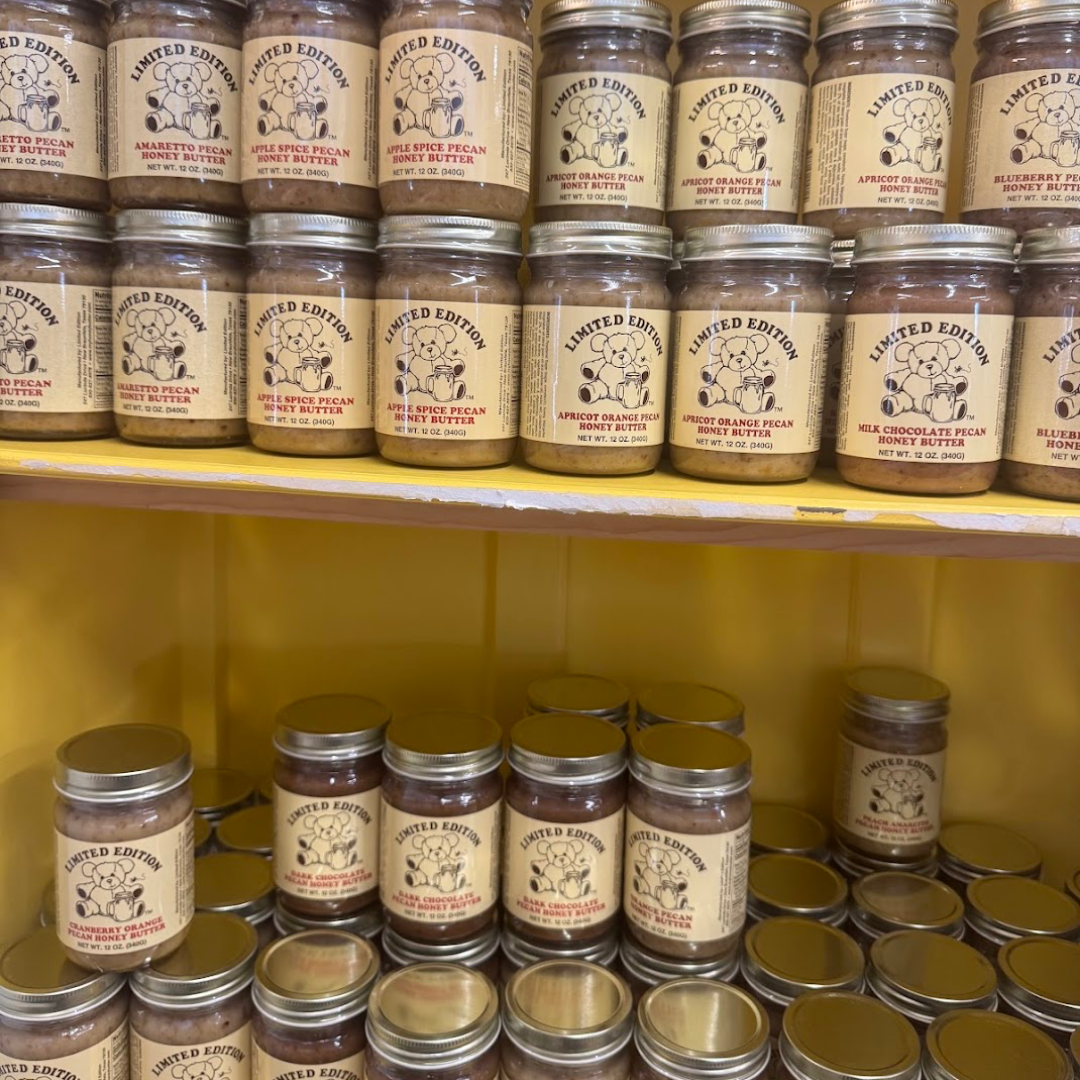 Cooking in the Kitchen with Lynda - Front Aisle