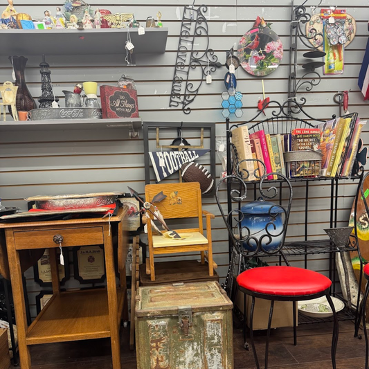 Terry & Ricks Vintage Finds - Aisle 5