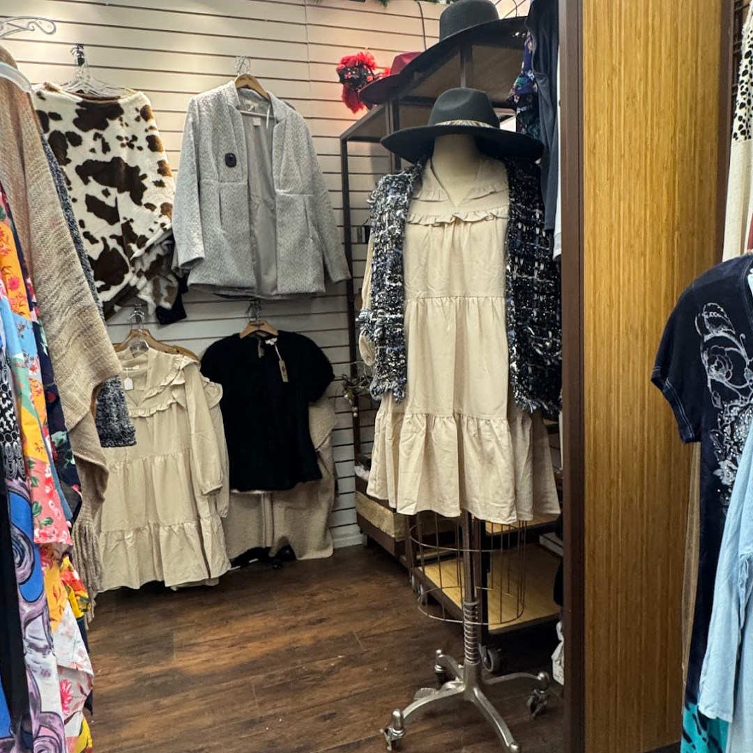 Clothing & Decor - Aisle 10