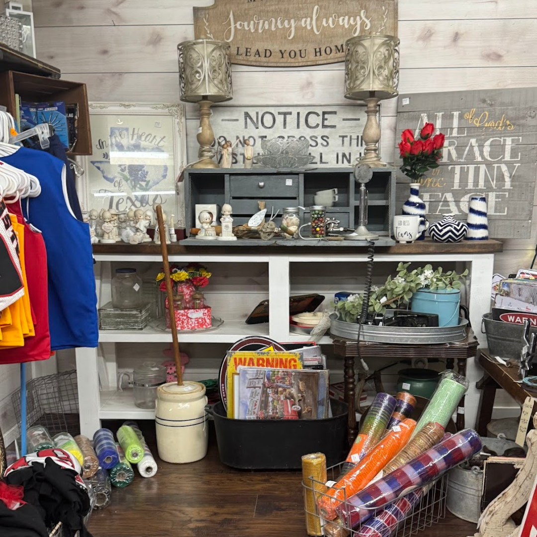 Vintage Home Decor - Aisle 10