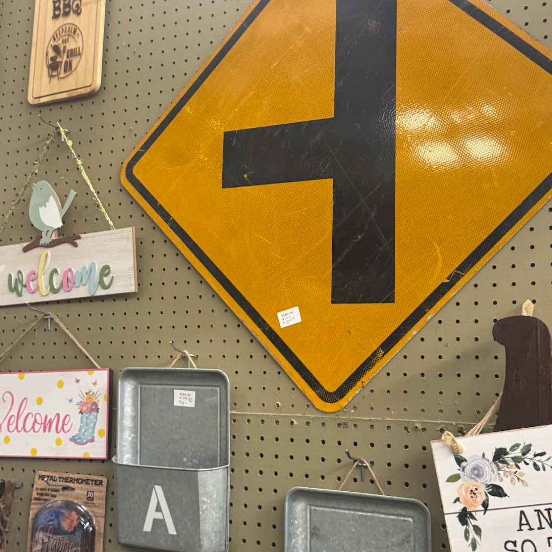 Vintage Home Decor - Aisle 10